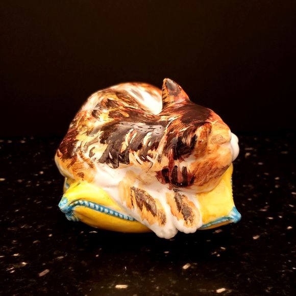 Calico Kitten Cat Sleeping on Pillow Italy Ceramic Vintage - Picture 3 of 13